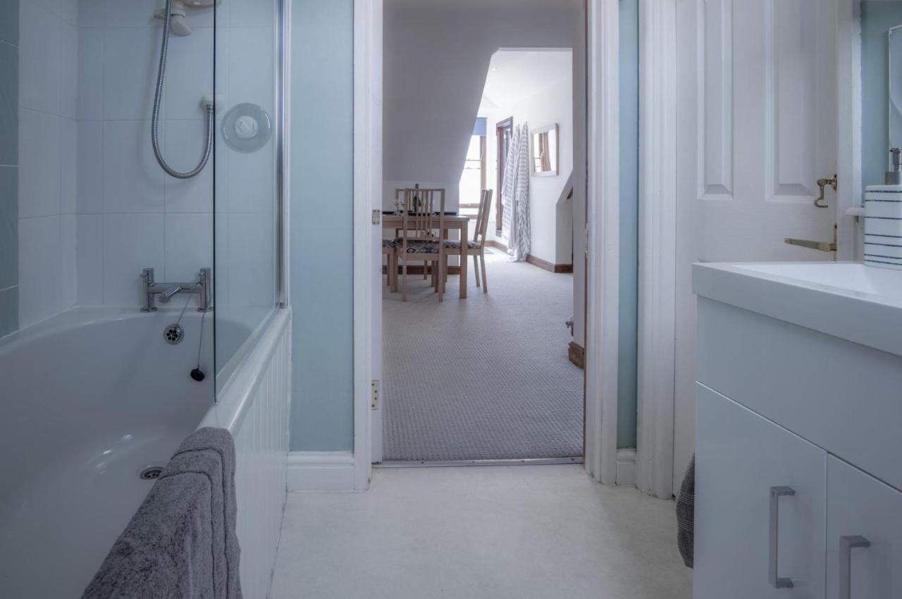 The Nest - 1 Bedroom Apartment - Тенби Екстериор снимка